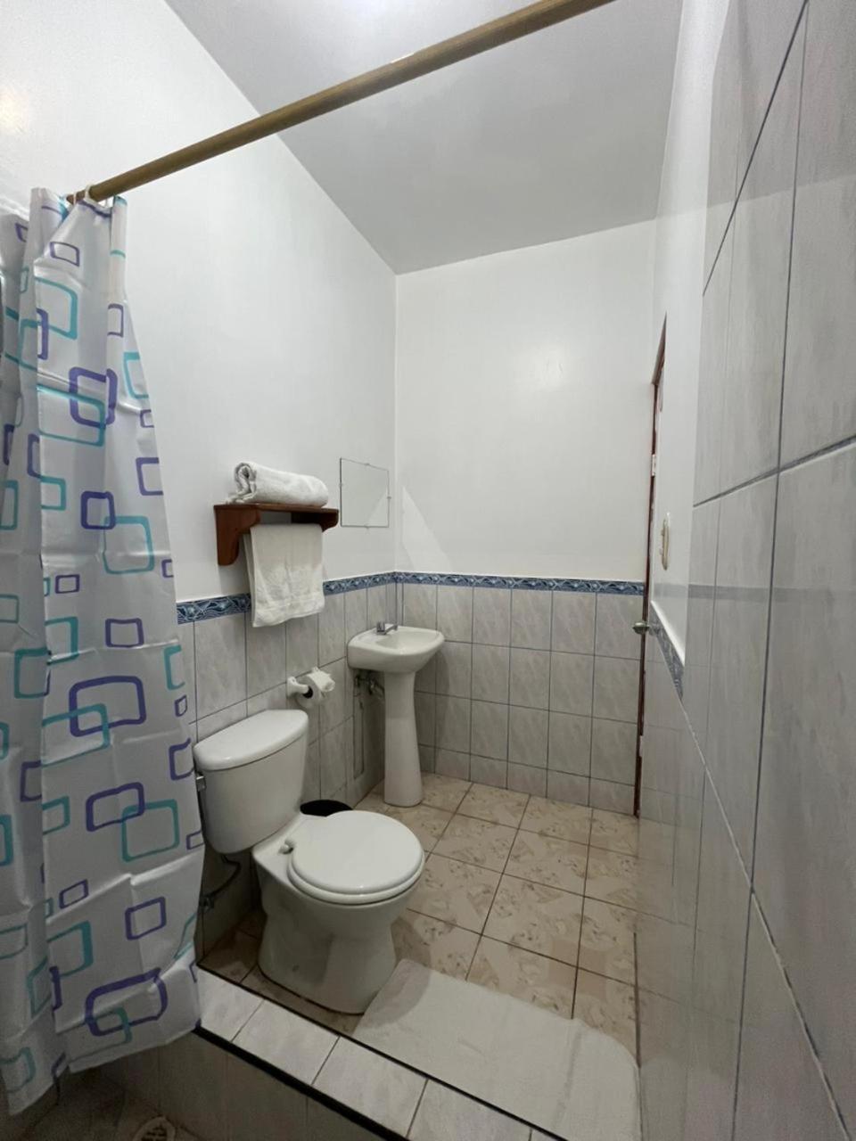 Hostal Neptuno - Poseidon Puerto Villamil Eksteriør billede