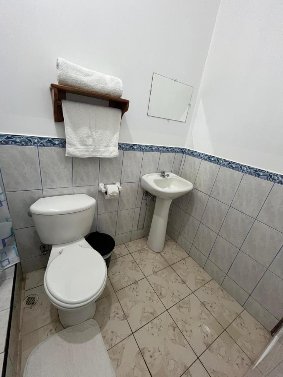 Hostal Neptuno - Poseidon Puerto Villamil Eksteriør billede